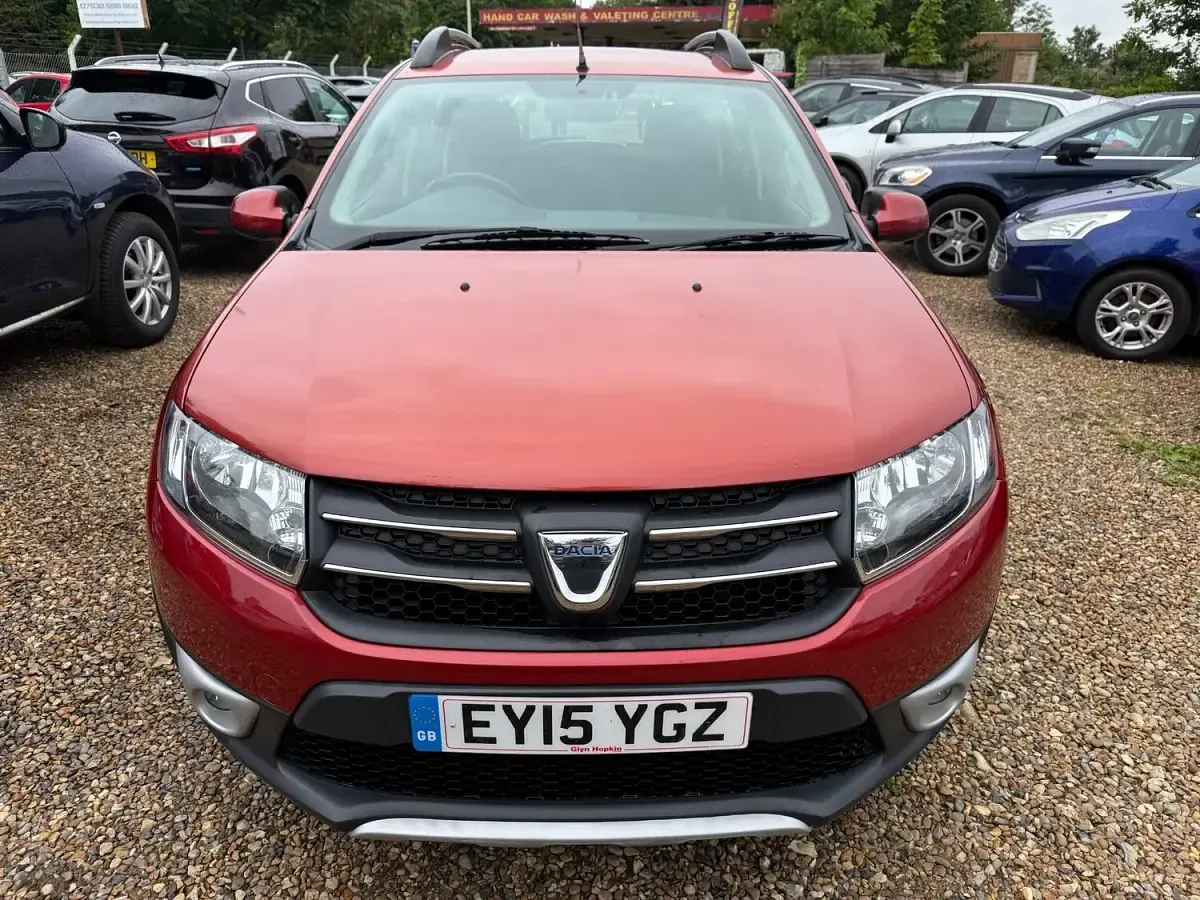 Used Dacia Sandero Lauréate 90 HP (66 kW) 2015 Red Hatchback