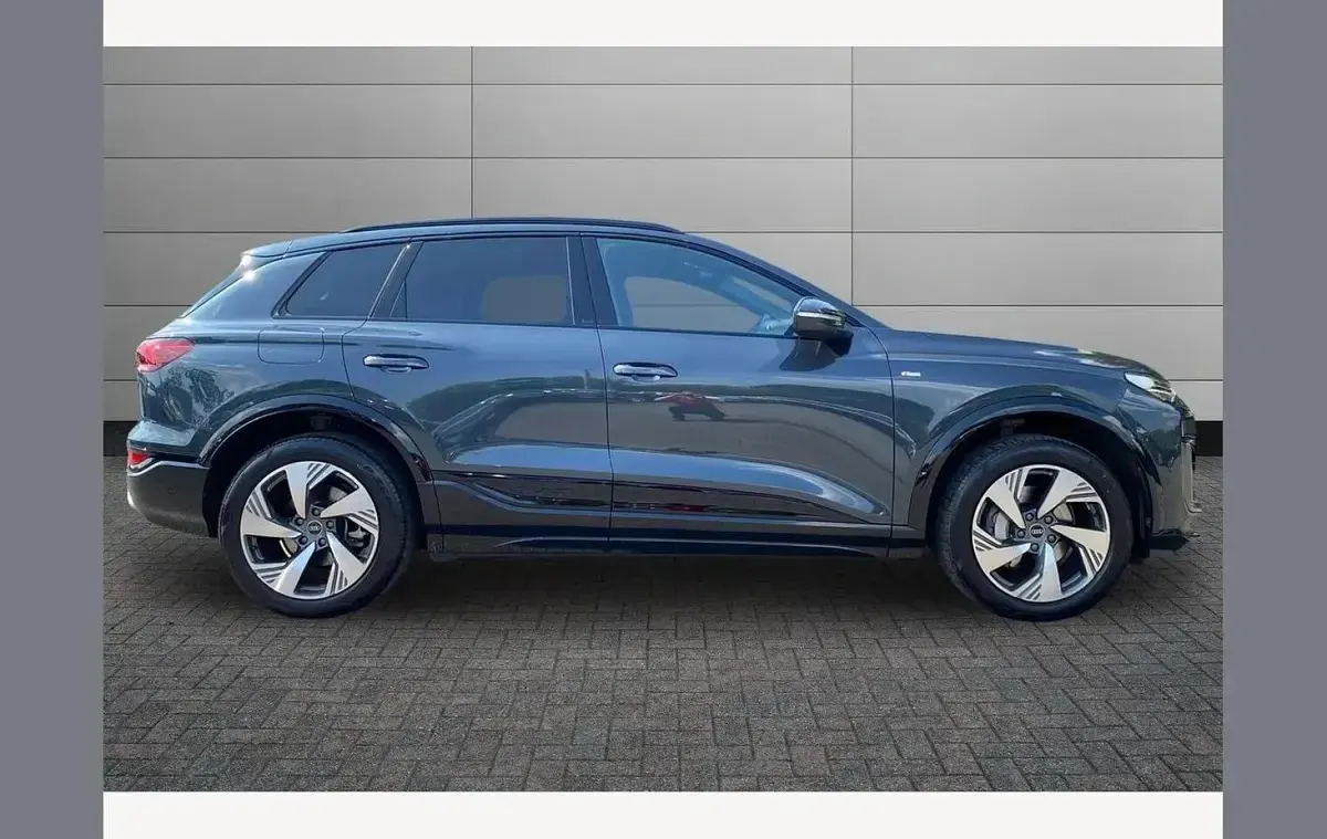 Used Audi Q6 e-tron S-Line 225 kW (306 HP) 2025 Grey SUV
