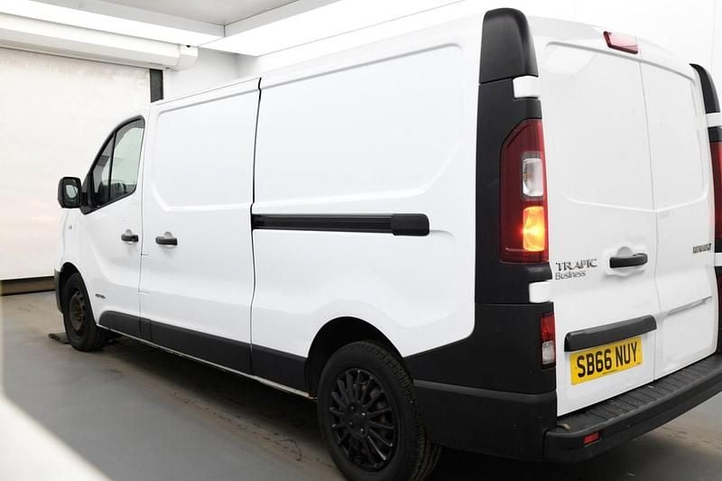 Used Renault Trafic Business 2016 White MPV