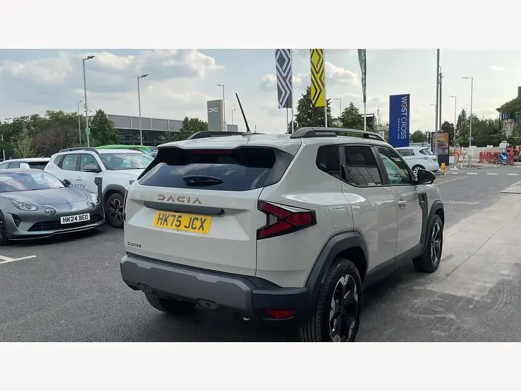Used Dacia Duster Extreme 130 HP (95 kW) 2025 White SUV
