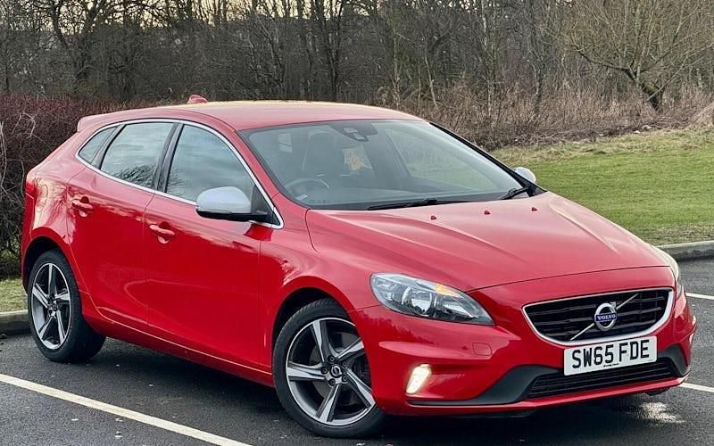Used Volvo V40 R-Design 190 HP (139 kW) 2017 Hatchback