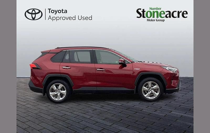 Used Toyota RAV4 Hybrid 218 HP (160 kW) 2019 Red SUV