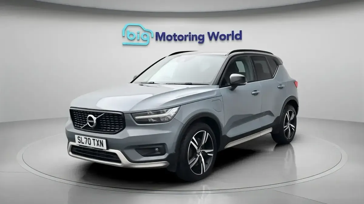 Used Volvo XC40 R-Design 211 HP (155 kW) 2020 Grey SUV