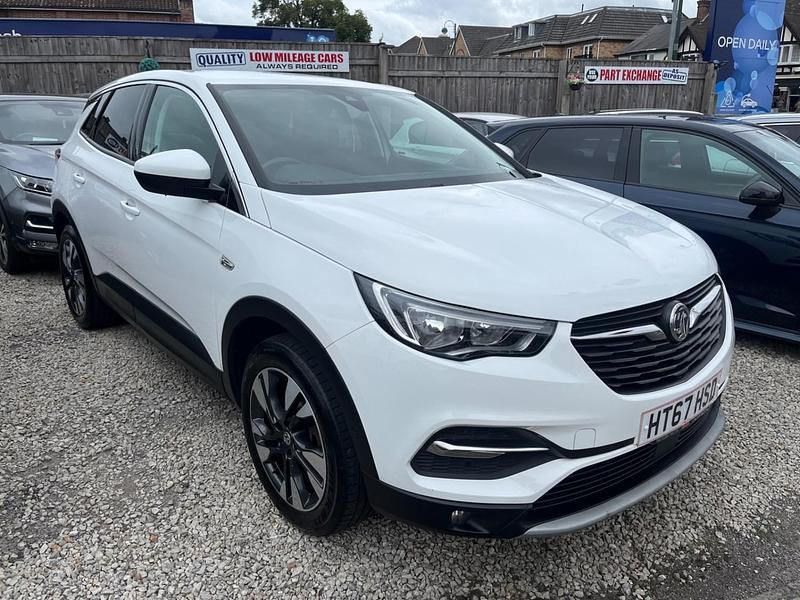 White Used 2018 Vauxhall Grandland X Sport SUV | £9,690 (A bit pricey) - Image 1/4