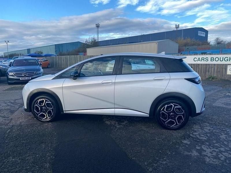 Used BYD Dolphin Comfort 150 kW (204 HP) 2024 White Hatchback