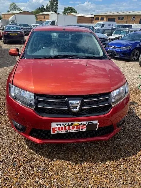 Used Dacia Sandero Lauréate 75 HP (55 kW) 2013 Red Hatchback