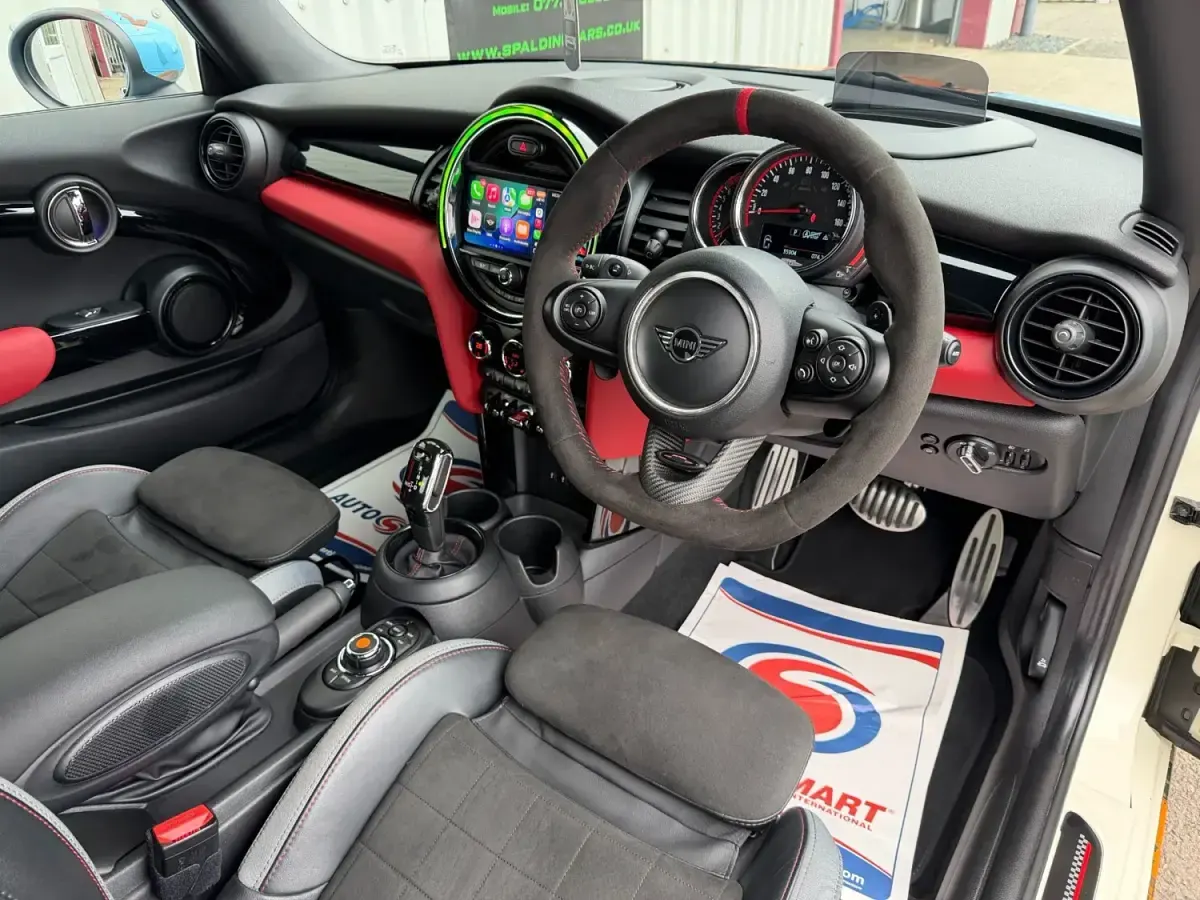 Used Mini John Cooper Works Hatch 300 HP (220 kW) 2021 Multicoloured Hatchback