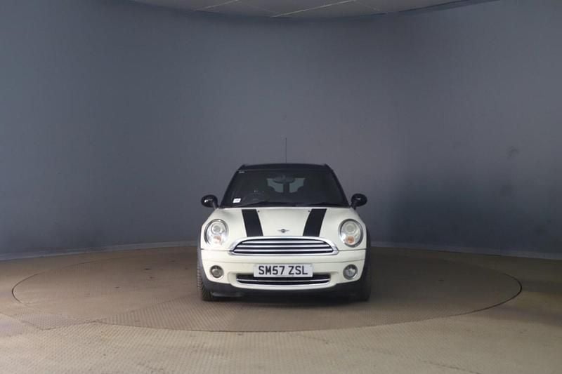 Used Mini Cooper Clubman 2007 White Estate