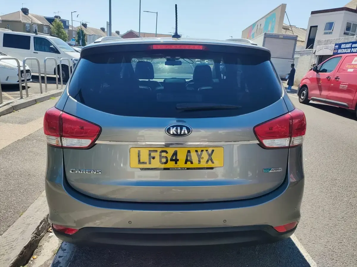 Used Kia Carens 2014 Silver MPV
