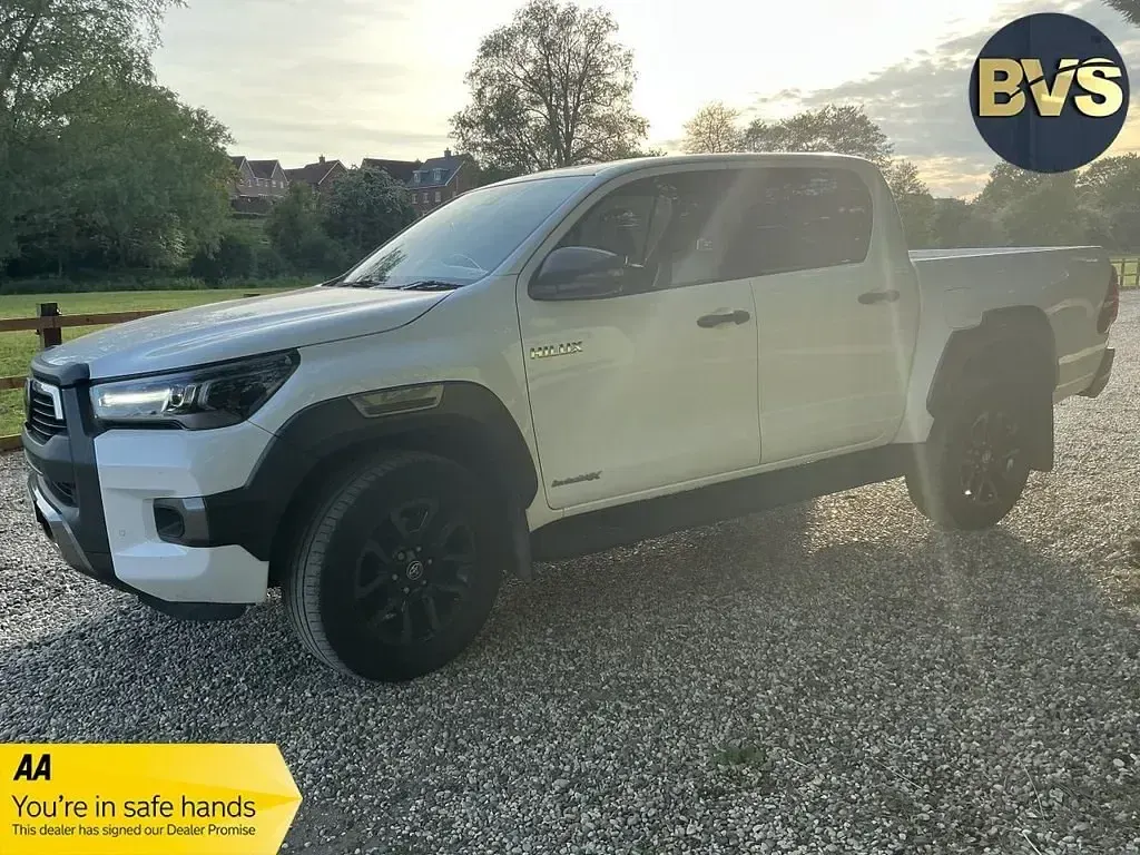 Second-hand Toyota HiLux 204 CP (150 kW) 2022 Alb Pickup