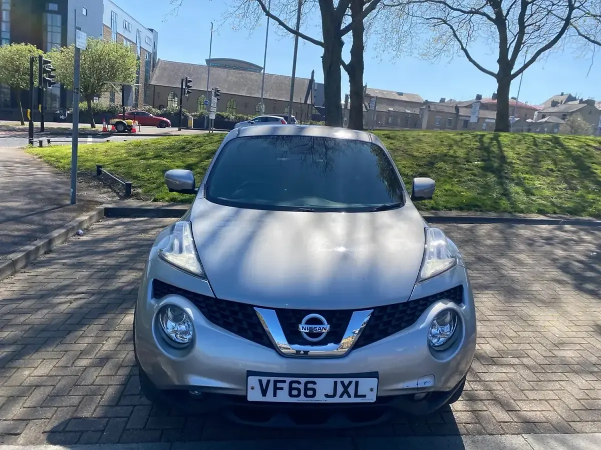 Begagnad Nissan Juke Tekna 2017 Silver SUV