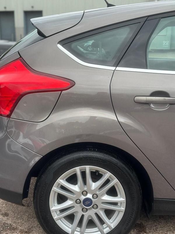 Used Ford Focus Titanium 115 HP (84 kW) 2012 Brown Hatchback