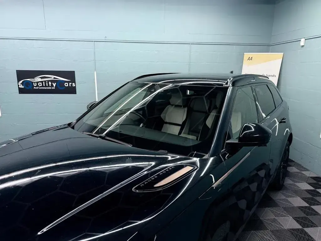 Used Land Rover Range Rover Velar SE Dynamic 2019 Black SUV