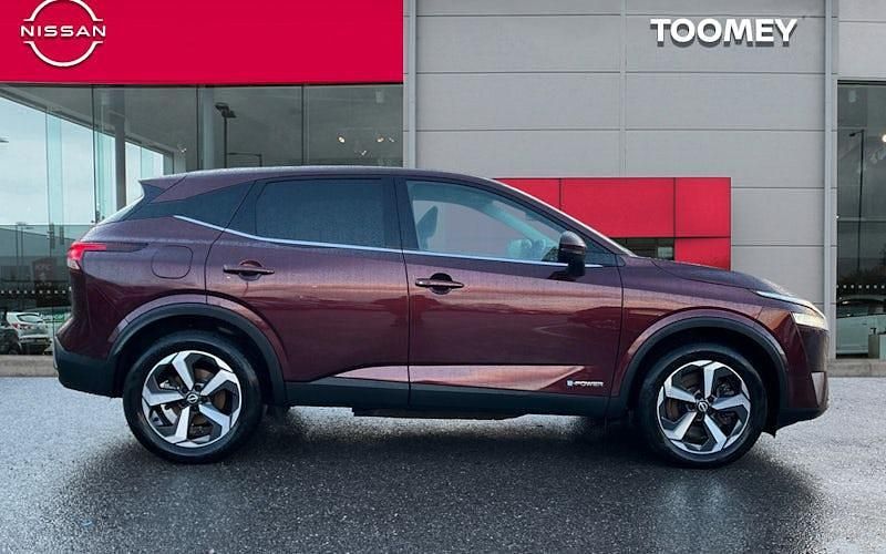 Used Nissan Qashqai N-Connecta 190 HP (139 kW) 2023 Red SUV