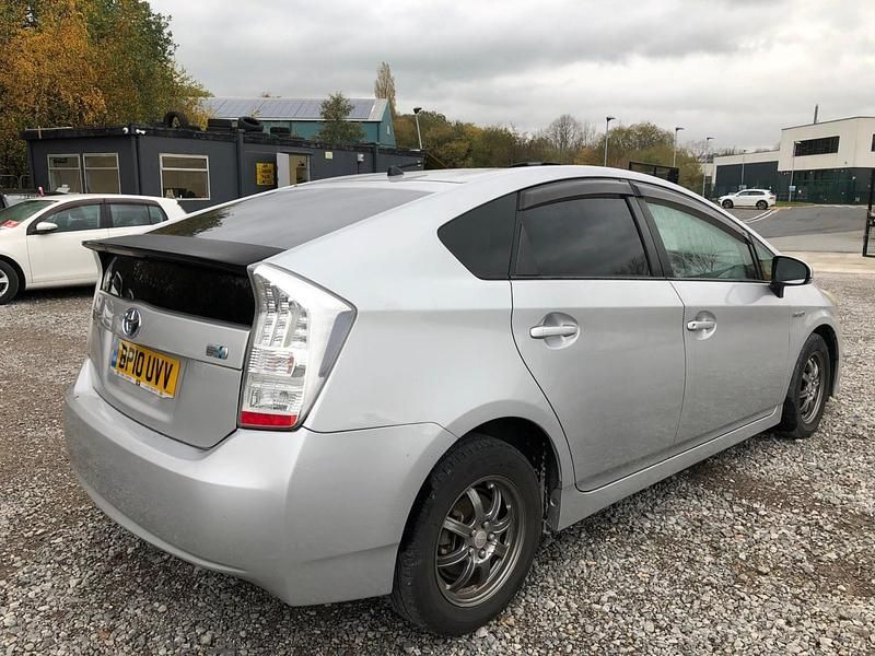 Usado Toyota Prius 2025 Prateado Citadino