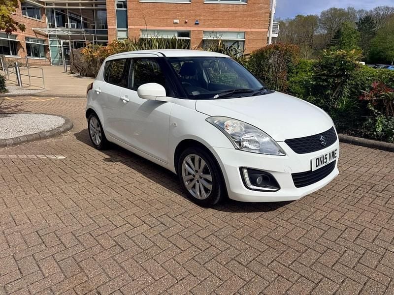 Used Suzuki Swift SZ3 94 HP (69 kW) 2015 White Hatchback