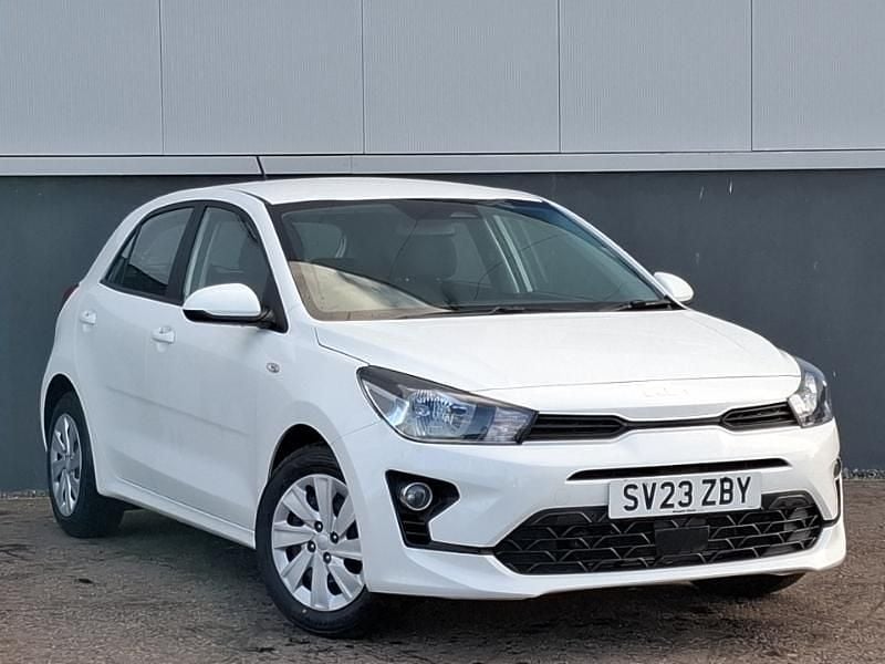 Used Kia Rio 83 HP (61 kW) 2023 White Hatchback