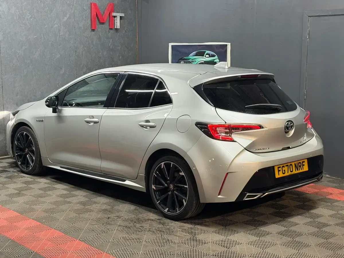 Used Toyota Corolla Sport 122 HP (89 kW) 2020 Silver Hatchback