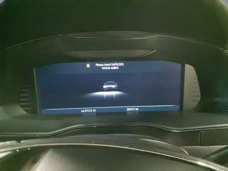 Usado Skoda Superb SportlinePlus 190 HP (139 kW) 2023 Cinzento Citadino