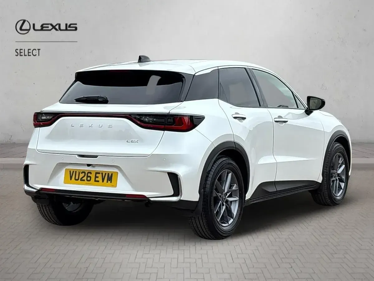 Used Lexus LBX 136 HP (100 kW) 2026 White SUV