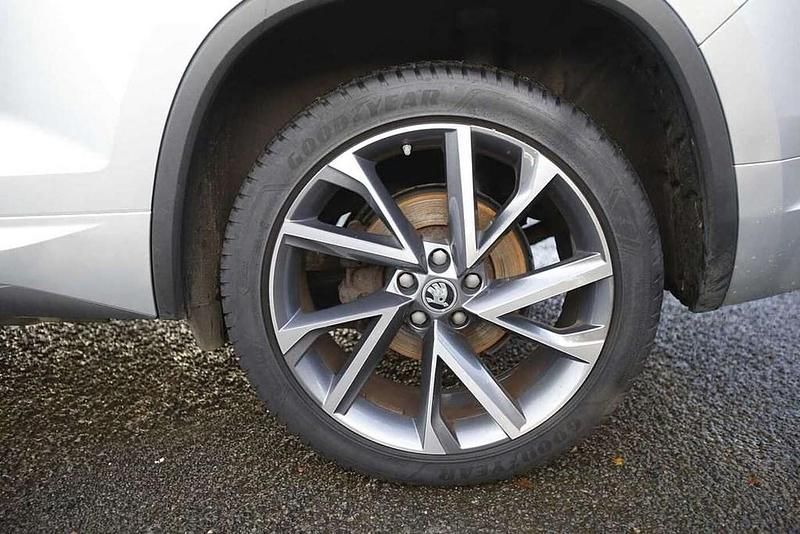 Used Skoda Kodiaq SportLine 150 HP (110 kW) 2023 Brilliant silver metallic SUV