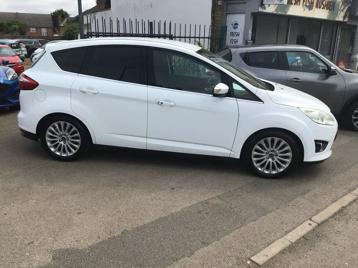 Used Ford C-MAX Titanium 2013 White MPV