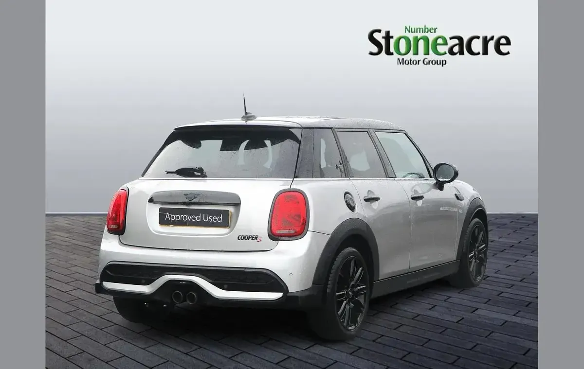 Used Mini Cooper S Exclusive 176 HP (129 kW) 2024 Silver Hatchback