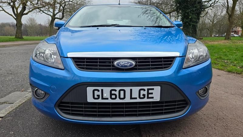 Used Ford Focus Zetec 2011 Blue Hatchback