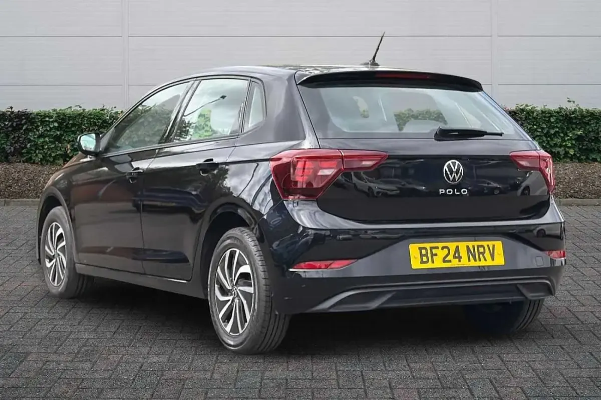 Used VW Polo Life 95 HP (69 kW) 2024 Black Hatchback