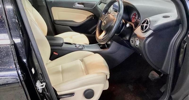Used Mercedes B180 2016 Black MPV