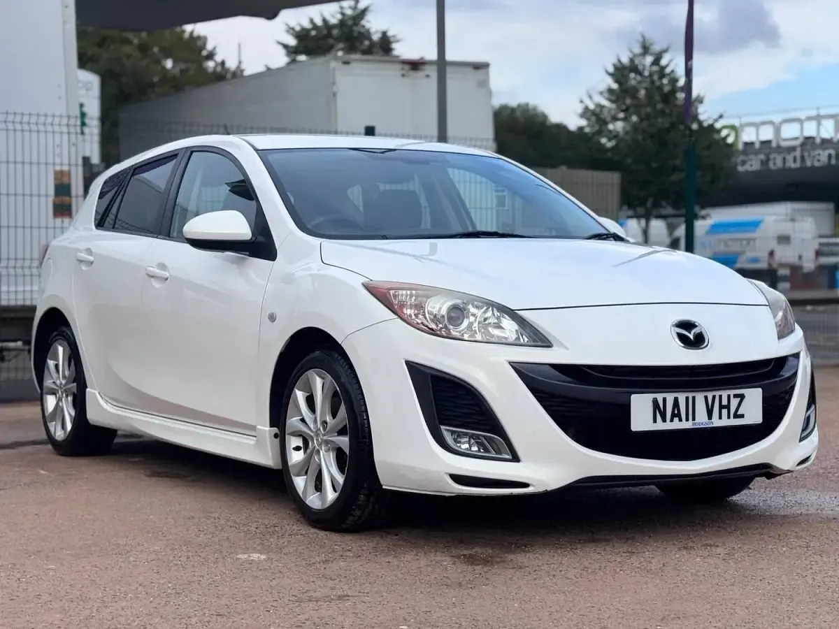 Used Mazda 3 Inclusive 2011 White Hatchback