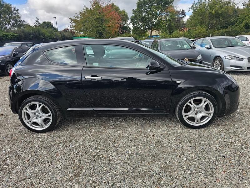 Used Alfa Romeo MiTo 105 HP (77 kW) 2017 Black Hatchback