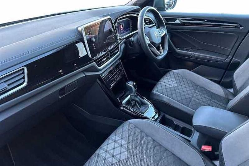 Used VW T-Roc R-line 150 HP (110 kW) 2024 Indium grey SUV