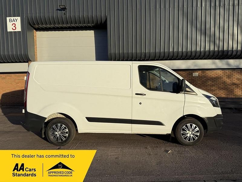 White Used 2017 Ford Transit Custom | £8,395 (Super price) - Image 1/4