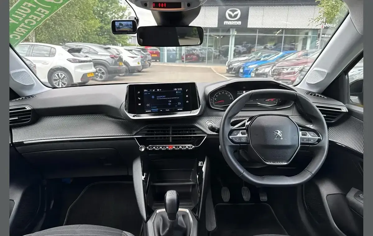 Used Peugeot 208 Active+ 73 HP (53 kW) 2023 Yellow Hatchback