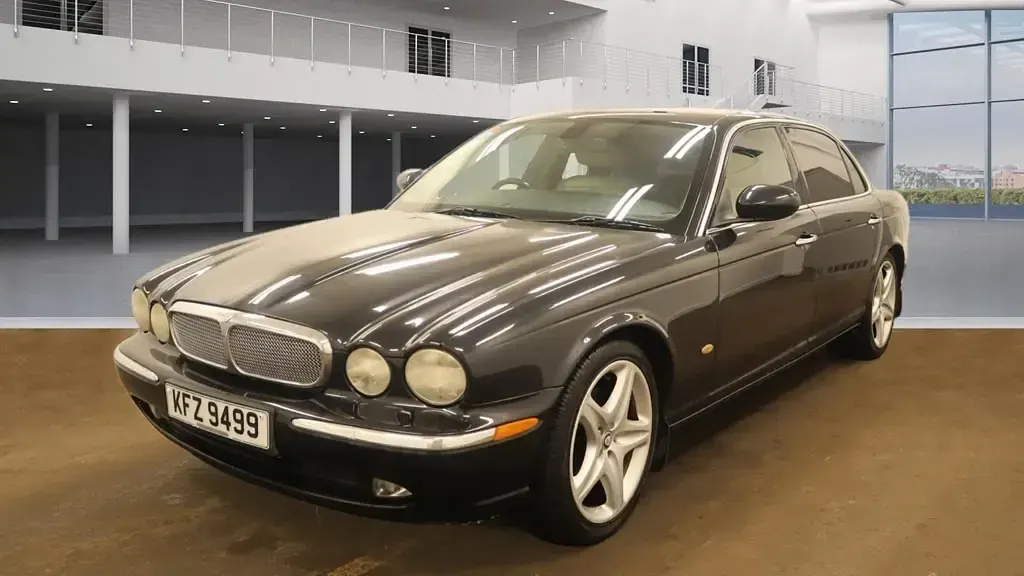 Used Jaguar XJ Executive 207 HP (152 kW) 2007 Black Sedan