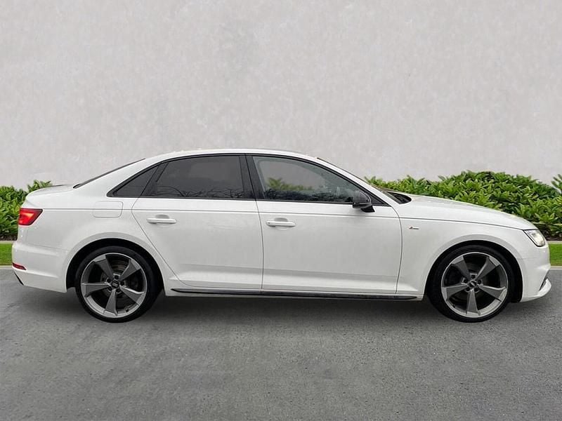 Used Audi A4 Black Edition 190 HP (139 kW) 2018 White Sedan