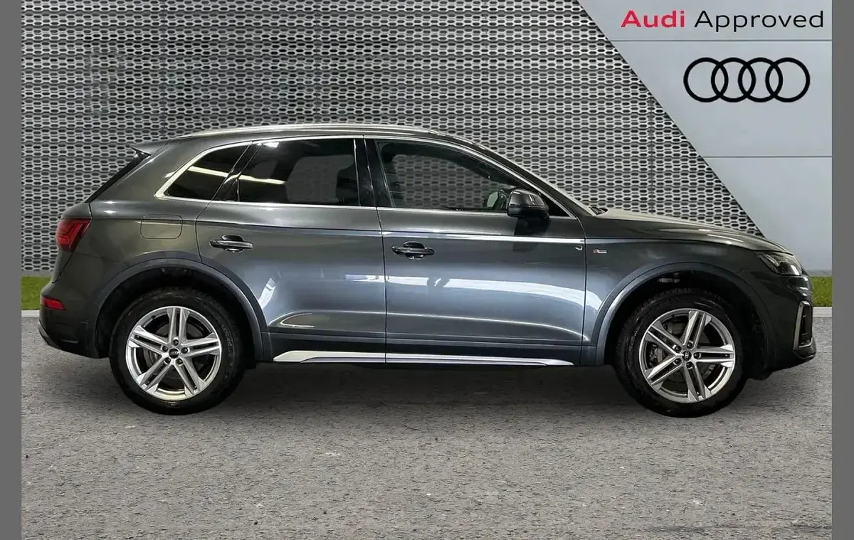 Used Audi Q5 S-Line 200 HP (147 kW) 2023 Grey SUV
