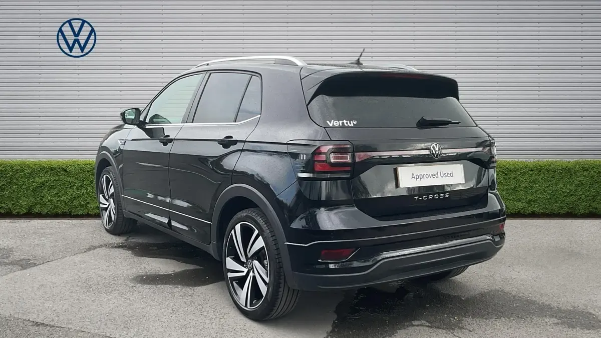 Usado VW T-Cross R-line 150 CV (110 kW) 2023 Negro SUV
