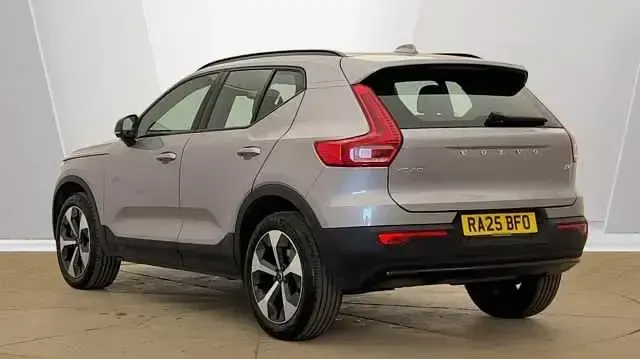 Używany Volvo XC40 Plus 194 KM (142 kW) 2026 SUV