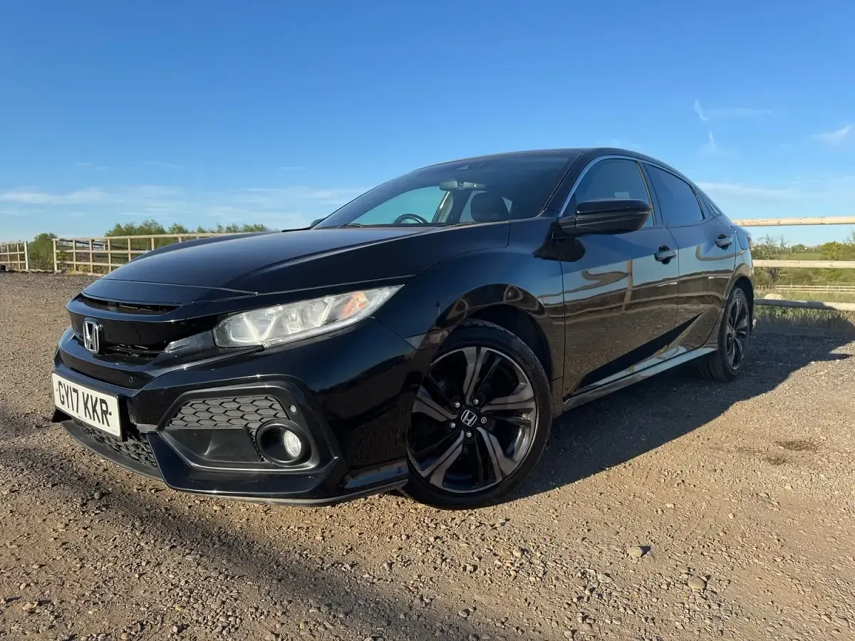 Used Honda Civic EX 129 HP (94 kW) 2017 Black Hatchback