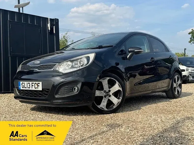 Used Kia Rio 107 HP (78 kW) 2013 Black Hatchback
