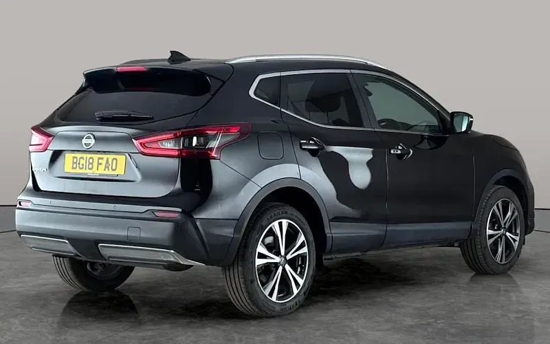 Used Nissan Qashqai N-Connecta 116 HP (85 kW) 2018 Black SUV