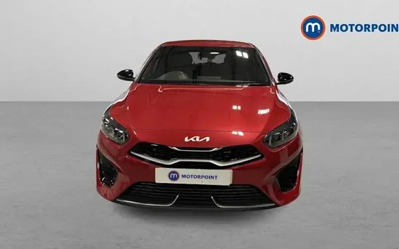 Second-hand Kia Ceed GT-Line 140 CP (102 kW) 2024 Roșu Hatchback