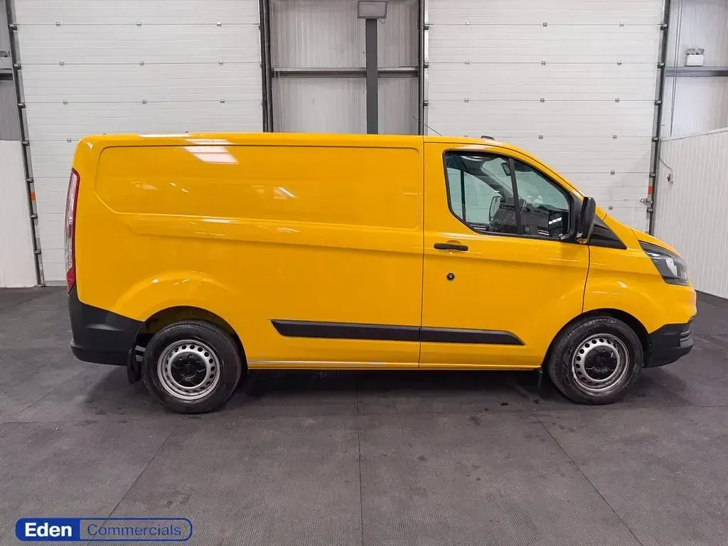 Used Ford Transit Custom 130 HP (95 kW) 2022 Yellow Van