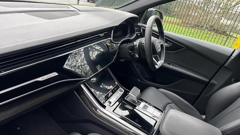 Used Audi Q8 Black Edition 340 HP (250 kW) 2025 Black SUV