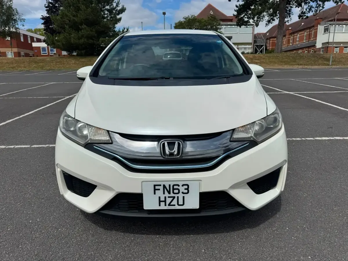 Used Honda Jazz Hybrid 2014 White Hatchback