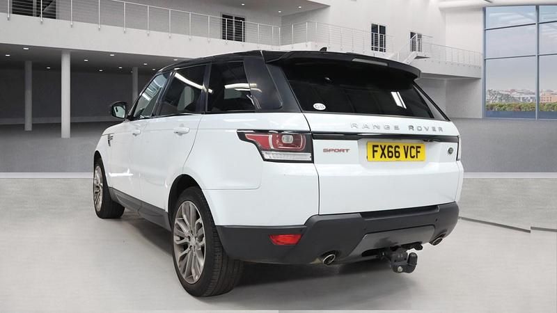 Used Land Rover Range Rover Sport HSE Dynamic 306 HP (225 kW) 2016 White SUV