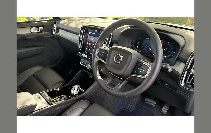 Used Volvo XC40 Ultra 197 HP (144 kW) 2024 Blue SUV