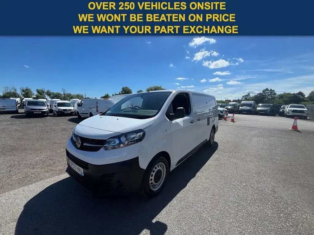 Used Vauxhall Vivaro S 100 HP (73 kW) 2023 White MPV